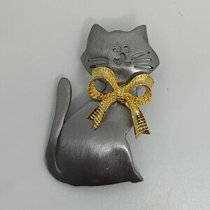 Vintage Ultra Craft Cat Pin Brooch Silver-Tone With Gold-Tone Bow
